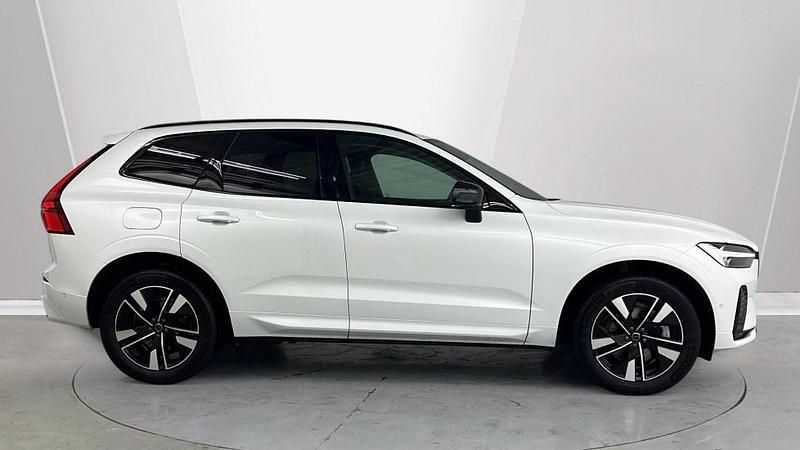 Used Volvo XC60 Plus 247 HP (181 kW) 2025 White SUV