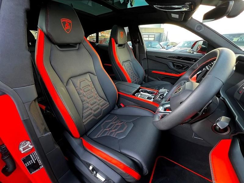 Used Lamborghini Urus 2025 Orange SUV