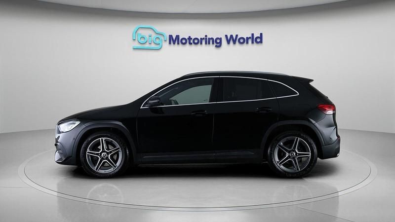 Used Mercedes GLA180 Executive 136 HP (100 kW) 2021 Black SUV
