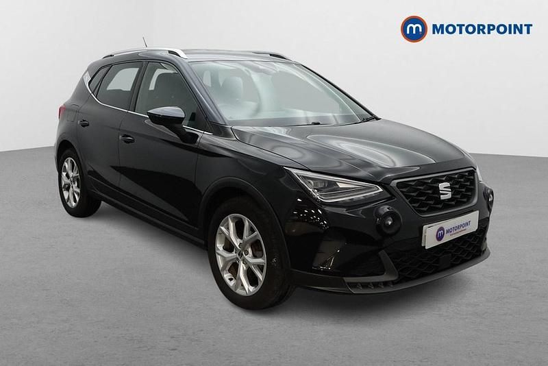 Black Used 2023 Seat Arona FR SUV | £13,199 (Fair price) - Image 1/4