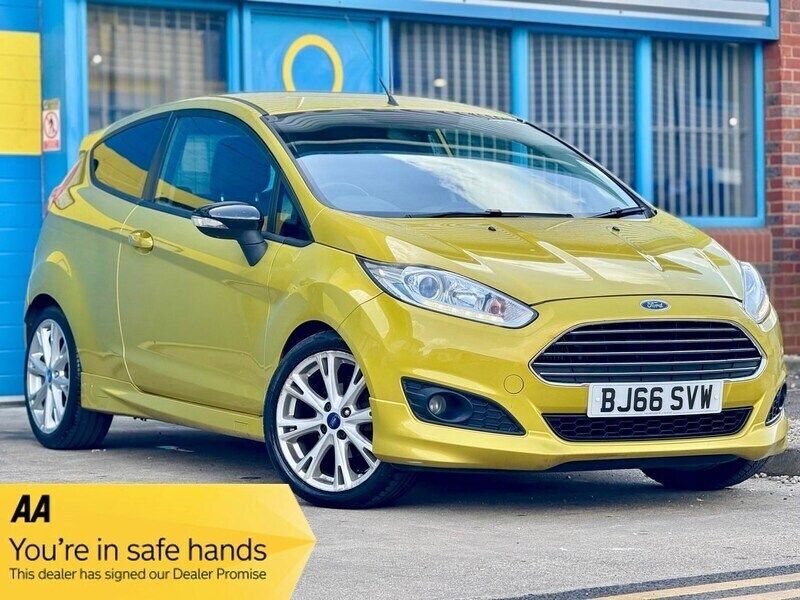 Yellow Used 2016 Ford Fiesta Zetec Hatchback | £3,990 (Fair price) - Image 1/3