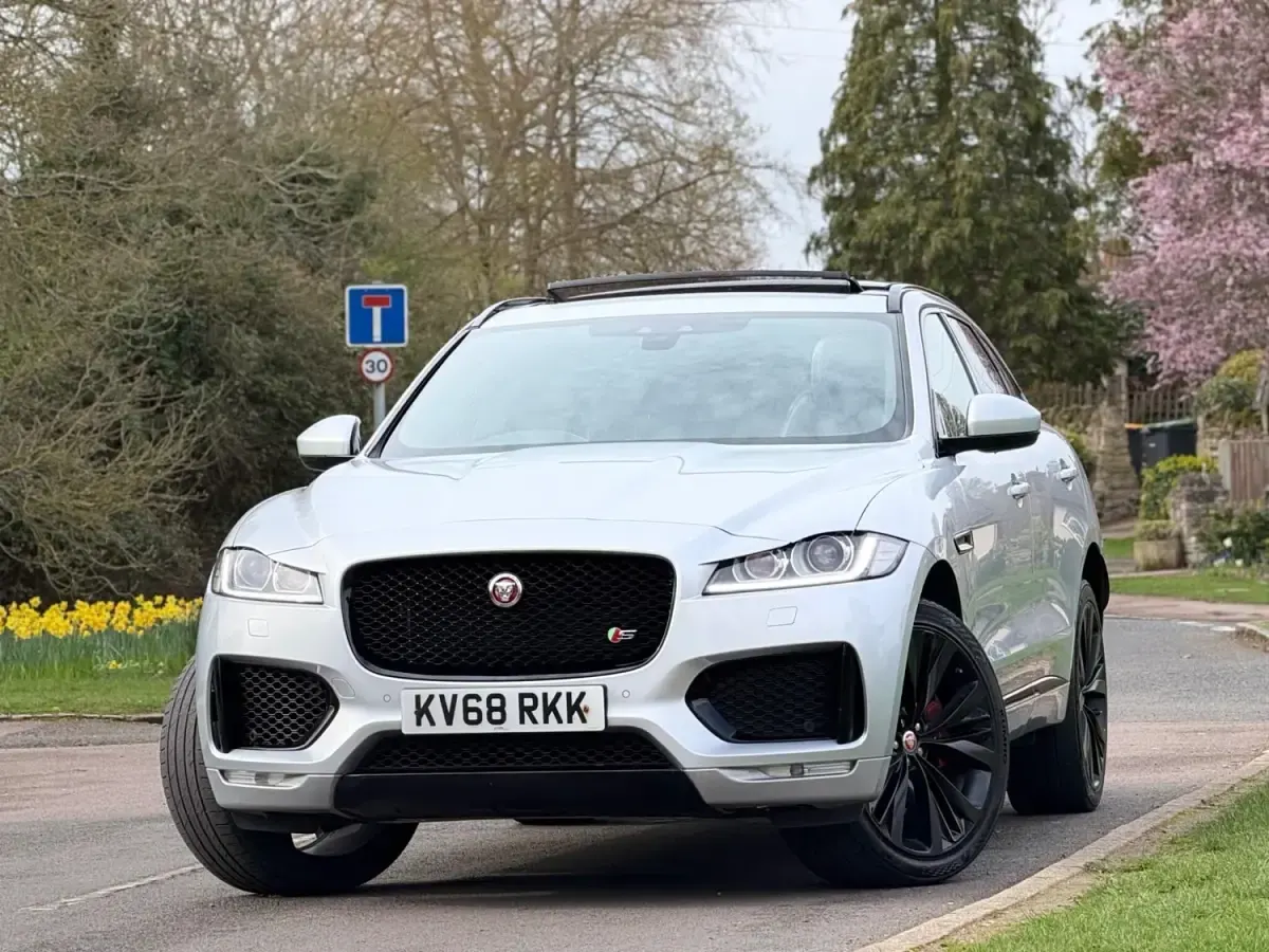 Second-hand Jaguar F-Pace S 300 CP (220 kW) 2018 Argintiu SUV