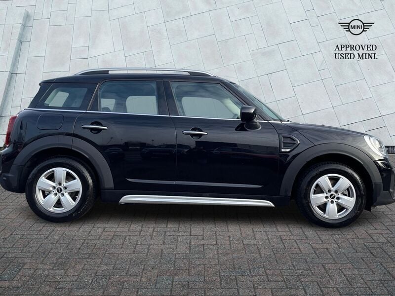 Used Mini Cooper Countryman Classic 134 HP (98 kW) 2022 Black SUV