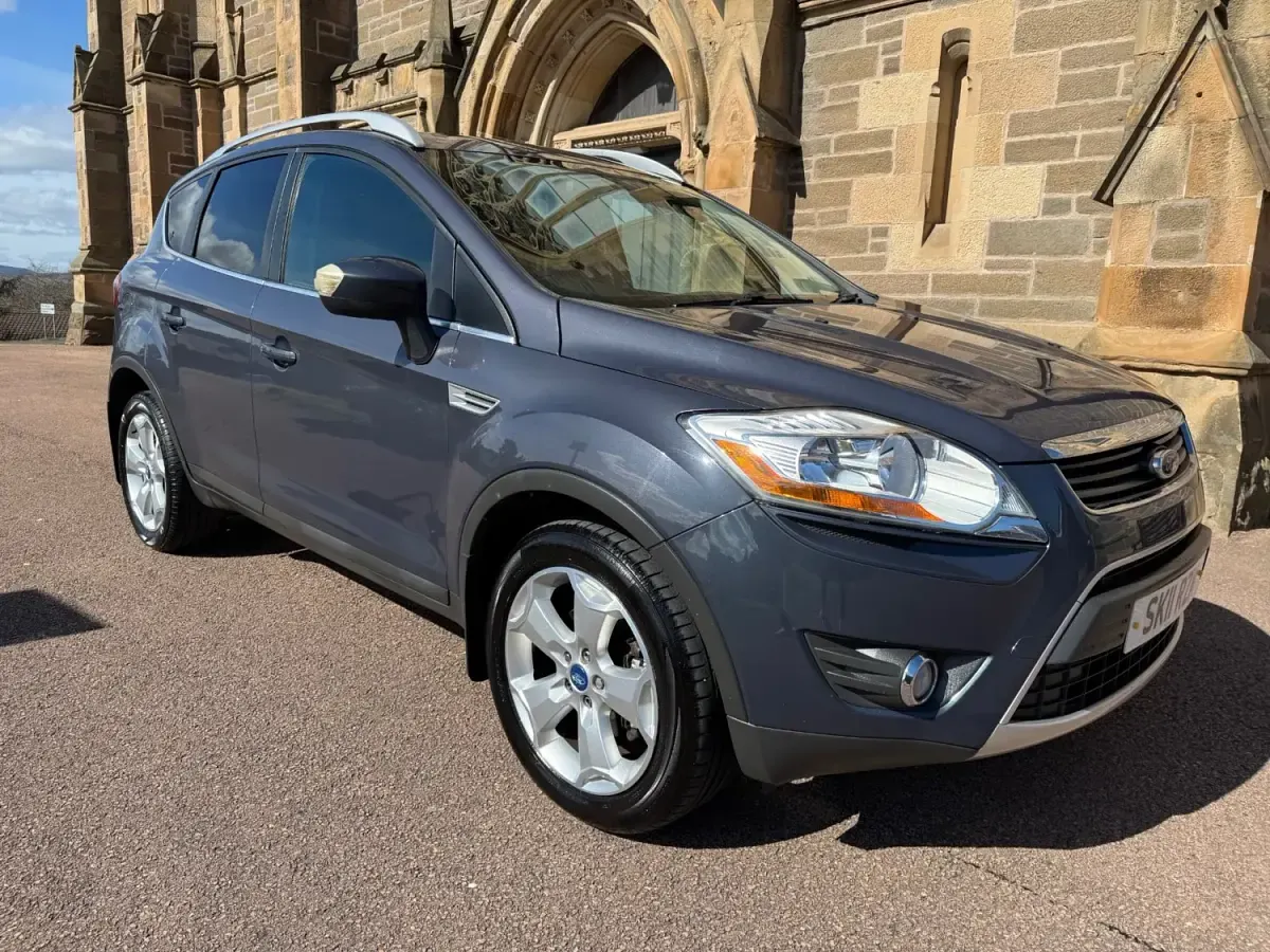 Usado Ford Kuga Titanium 163 CV (119 kW) 2011 Azul SUV