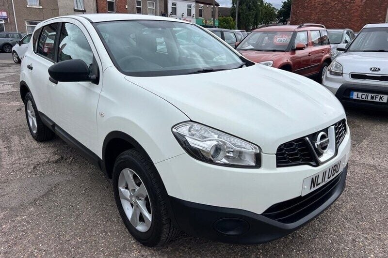 White Used 2011 Nissan Qashqai Visia SUV | £2,295 (Good price) - Image 1/1