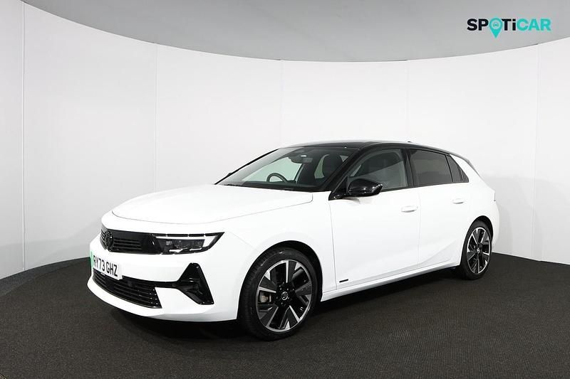 Second-hand Vauxhall Astra Ultimate 114 kW (156 CP) 2024 Alb Hatchback
