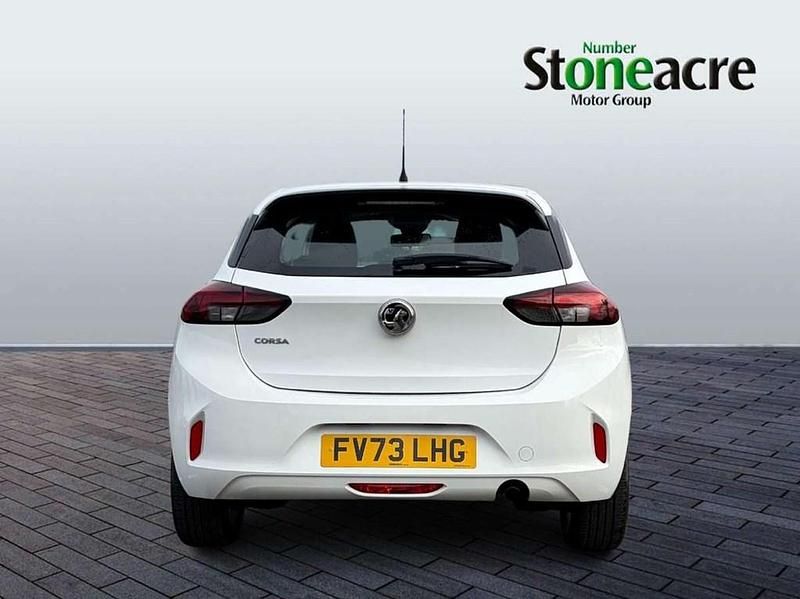 Używany Vauxhall Corsa Design Edition 75 KM (55 kW) 2023 Biały Hatchback