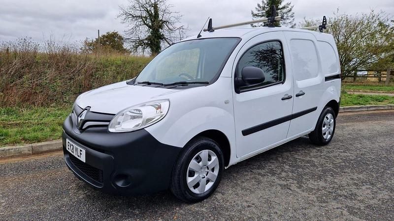 White Used 2021 Renault Kangoo Business MPV | £5,495 (Good price) - Image 1/4