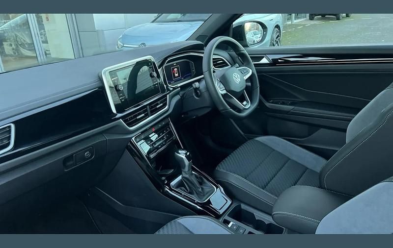 New VW T-Roc Cabriolet R-line 148 HP (108 kW) 2025 Black Cabriolet