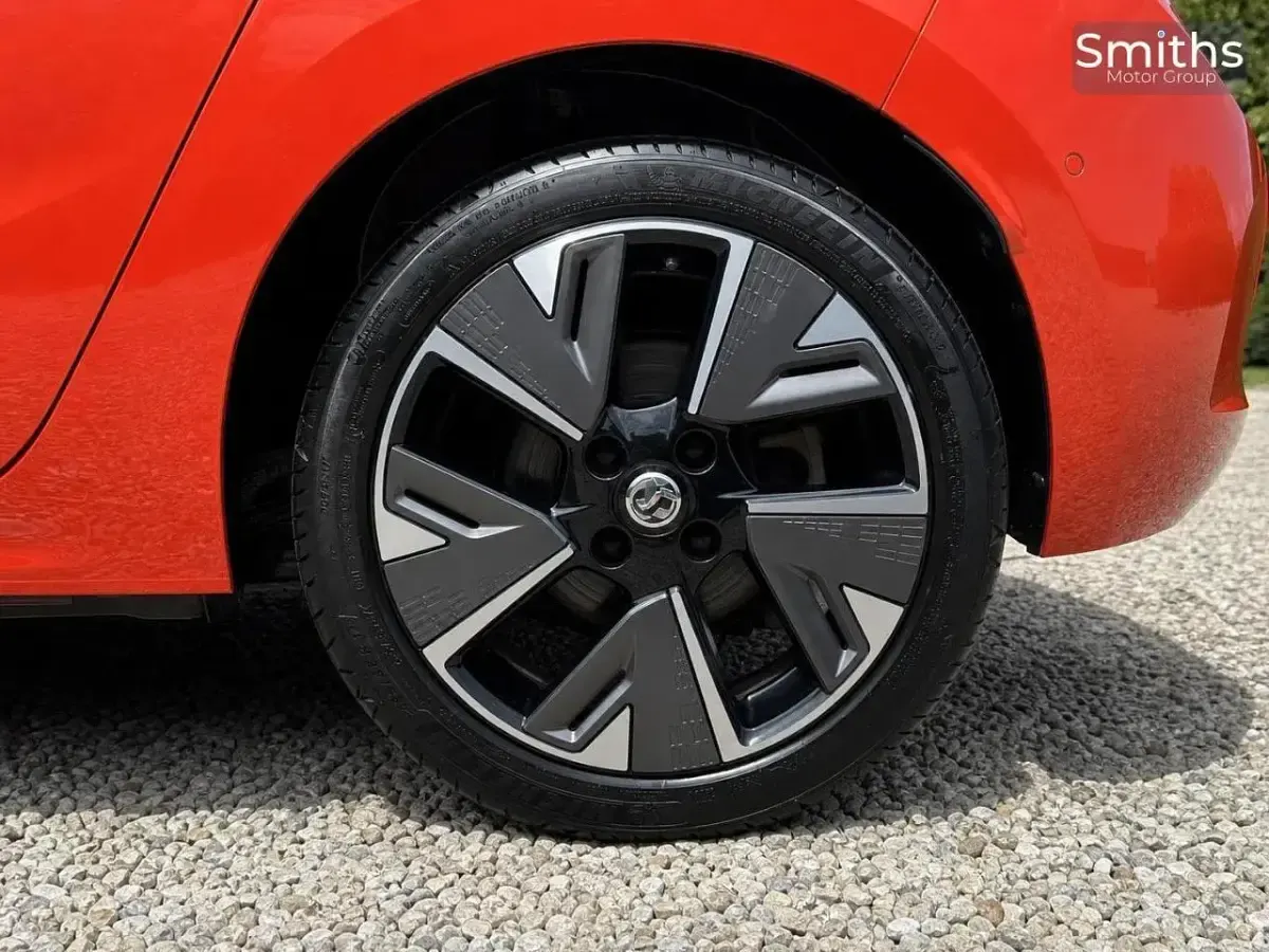 Used Vauxhall Corsa-e Elite 98 kW (134 HP) 2020 Orange Hatchback