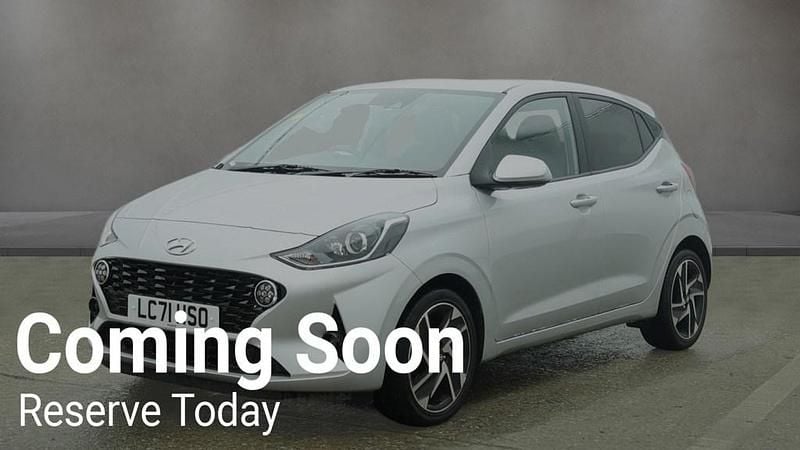 Used Hyundai i10 Premium 67 HP (49 kW) 2021 Silver Hatchback