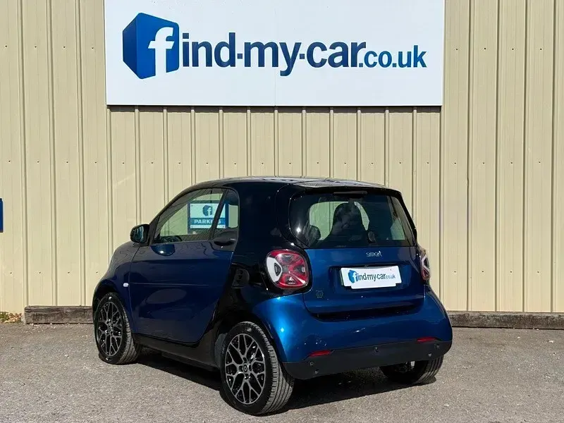 Used Smart ForTwo Electric Drive Exclusive 22 kW (30 HP) 2021 Blue/black Coupe