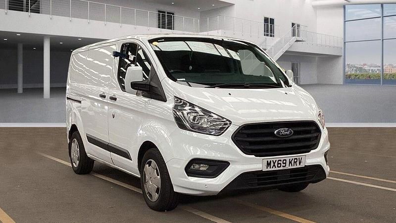 White Used 2019 Ford Transit Custom Trend Van | £8,990 (Fair price) - Image 1/4