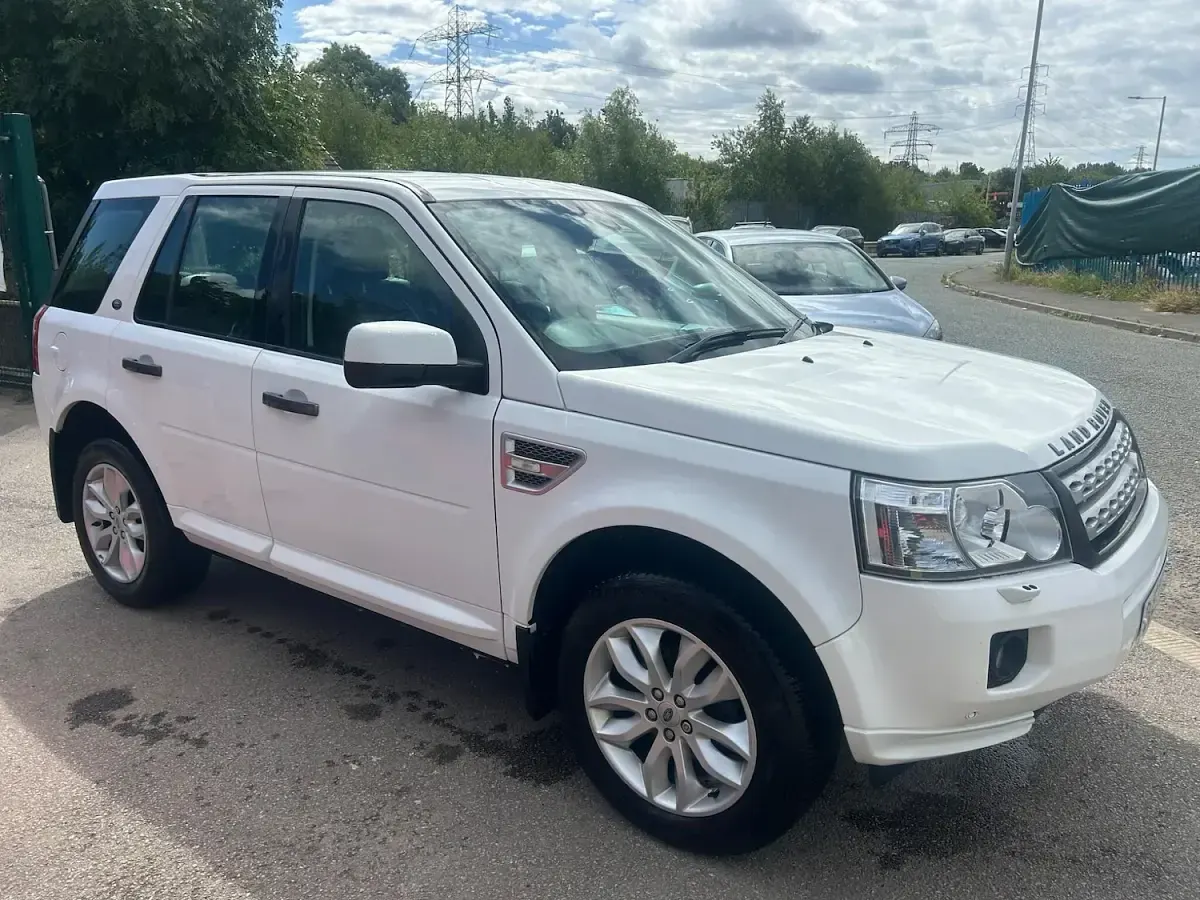 Used Land Rover Freelander 2 187 HP (137 kW) 2012 White SUV