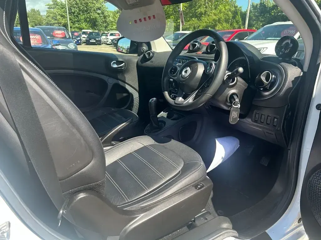 Used Smart ForTwo Coupé Prime 71 HP (52 kW) 2018 White Coupe