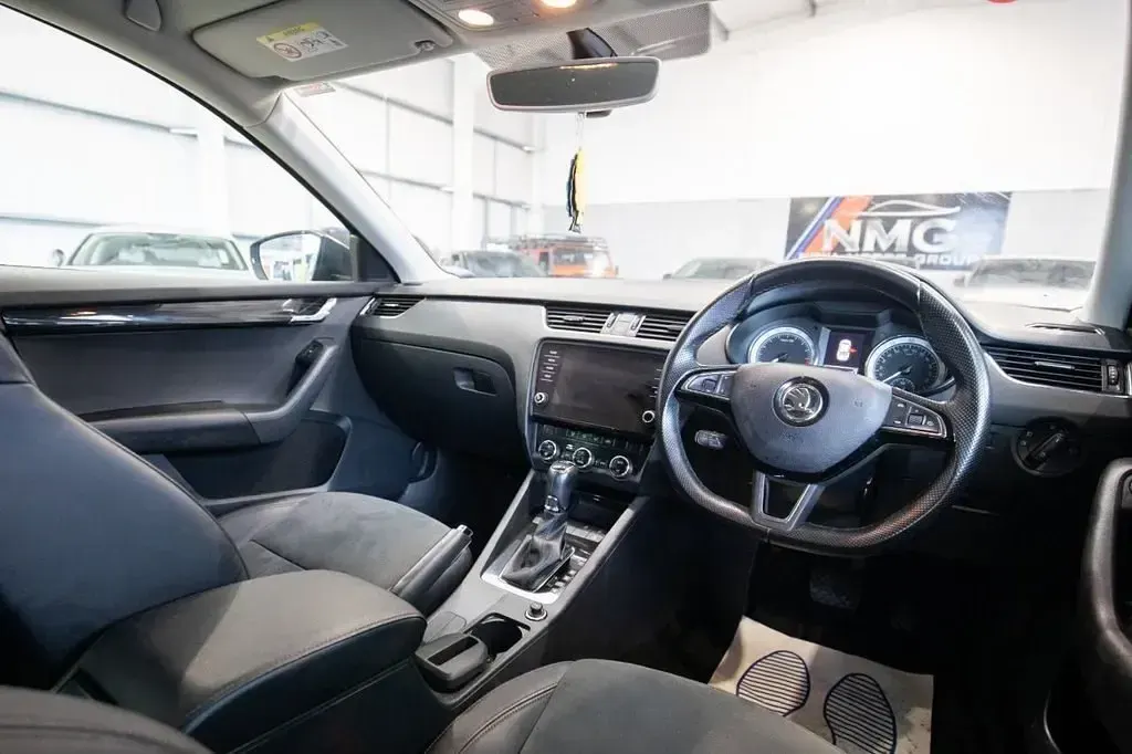 Gebraucht Skoda Octavia SE L 115 PS (84 kW) 2020 Grau Kleinwagen