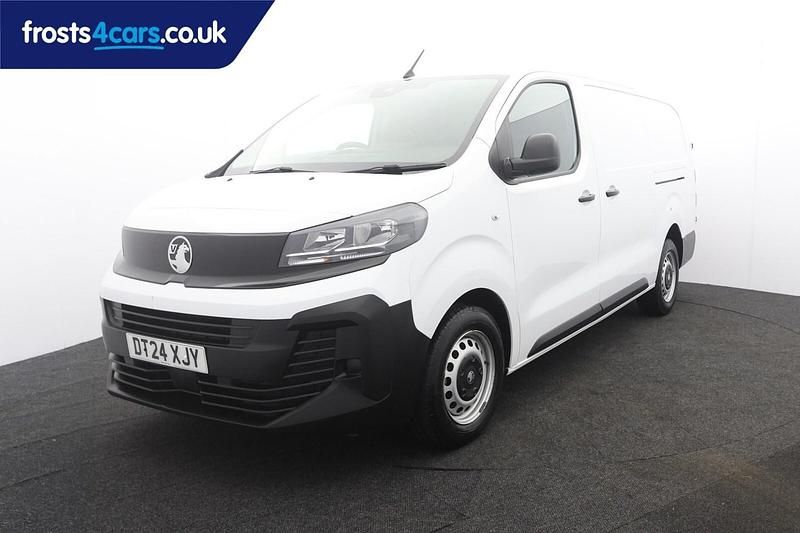 Used Vauxhall Vivaro 150 HP (110 kW) 2024 White MPV