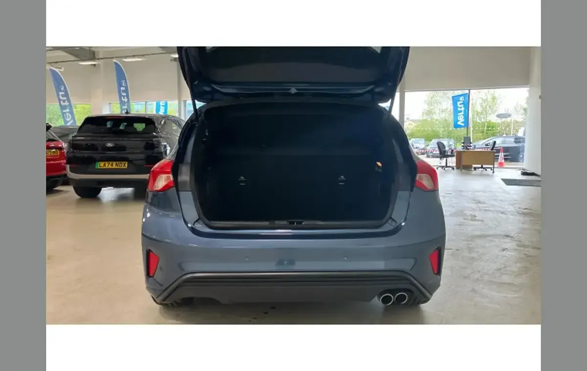 Used Ford Focus ST-Line 117 HP (86 kW) 2021 Blue Hatchback