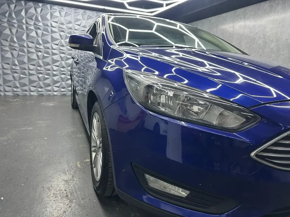 Used Ford Focus Zetec 2017 Blue Hatchback