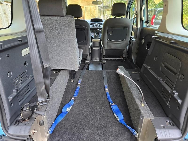 Usado Renault Kangoo Expression 106 CV (77 kW) 2012 Azul Utilitario