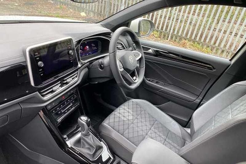 Used VW T-Roc R-line 150 HP (110 kW) 2025 Grey SUV
