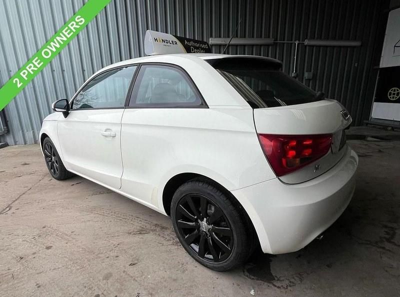 Used Audi A1 Sport 86 HP (63 kW) 2011 White Hatchback