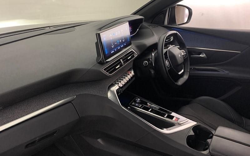 Used Peugeot 5008 Allure+ 131 HP (96 kW) 2023 Grey SUV