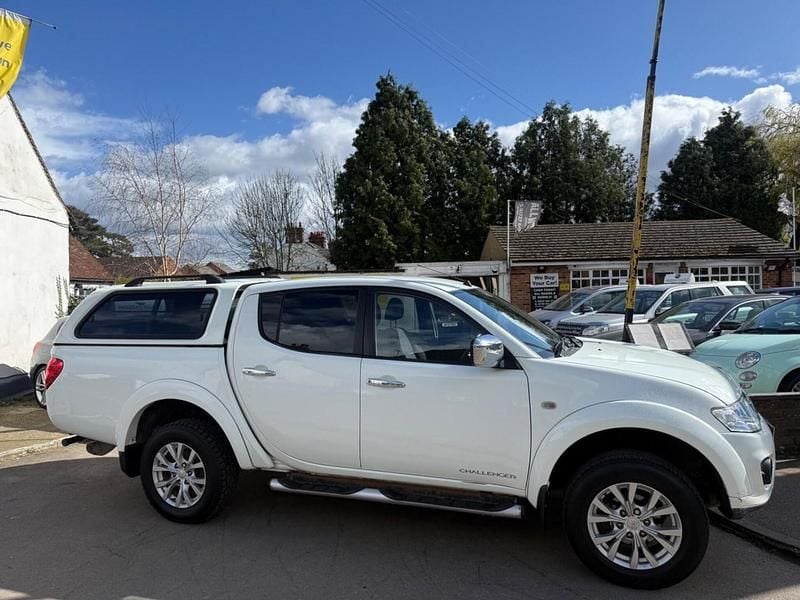 Used Mitsubishi L200 2015 White Pickup