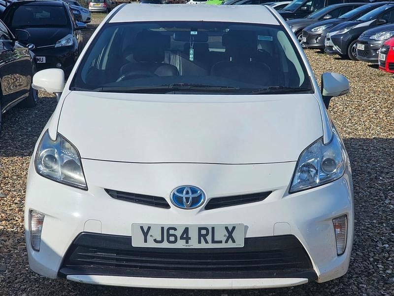 Used Toyota Prius 2020 White Hatchback