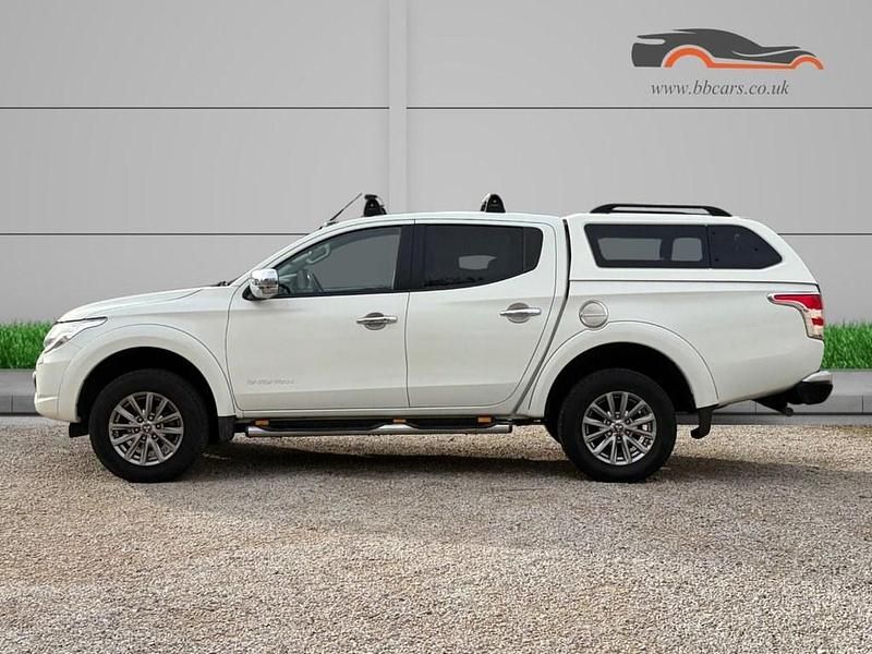 Used Mitsubishi L200 2016 White Pickup