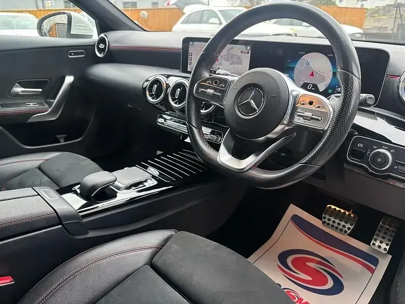 Used Mercedes A180 Executive 116 HP (85 kW) 2018 White Hatchback