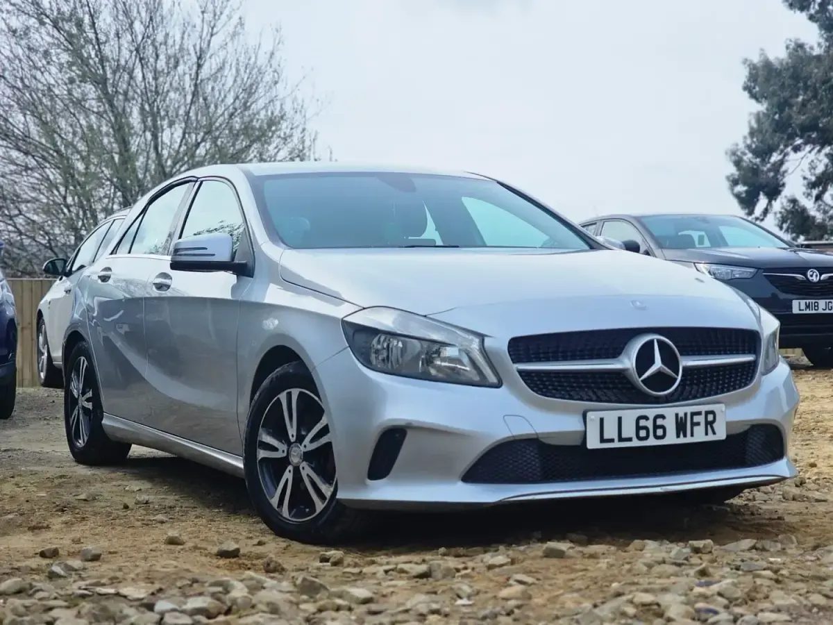 Used Mercedes A180 SE 2016 Silver Hatchback