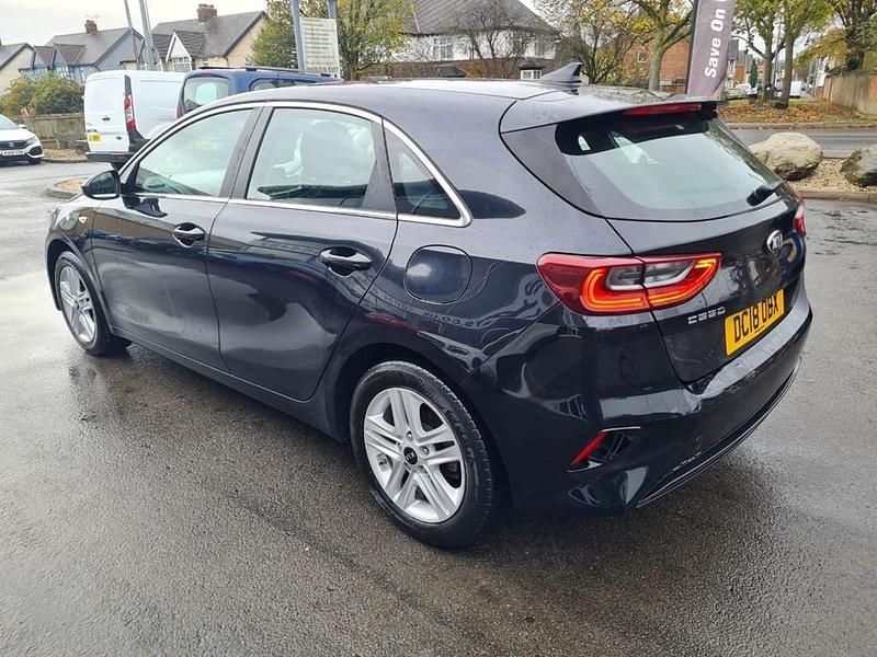 Used Kia Ceed 118 HP (86 kW) 2018 Black Hatchback