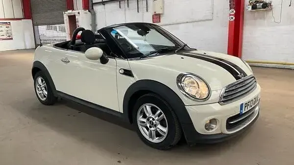 Usado Mini Cooper Cabriolet 122 HP (89 kW) 2013 Branco Cabrios
