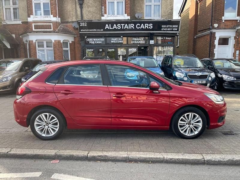 Używany Citroën C4 Feel 2016 Czerwony Hatchback
