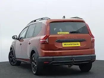 Usado Dacia Jogger Extreme 109 HP (80 kW) 2022 Castanho Monovolume