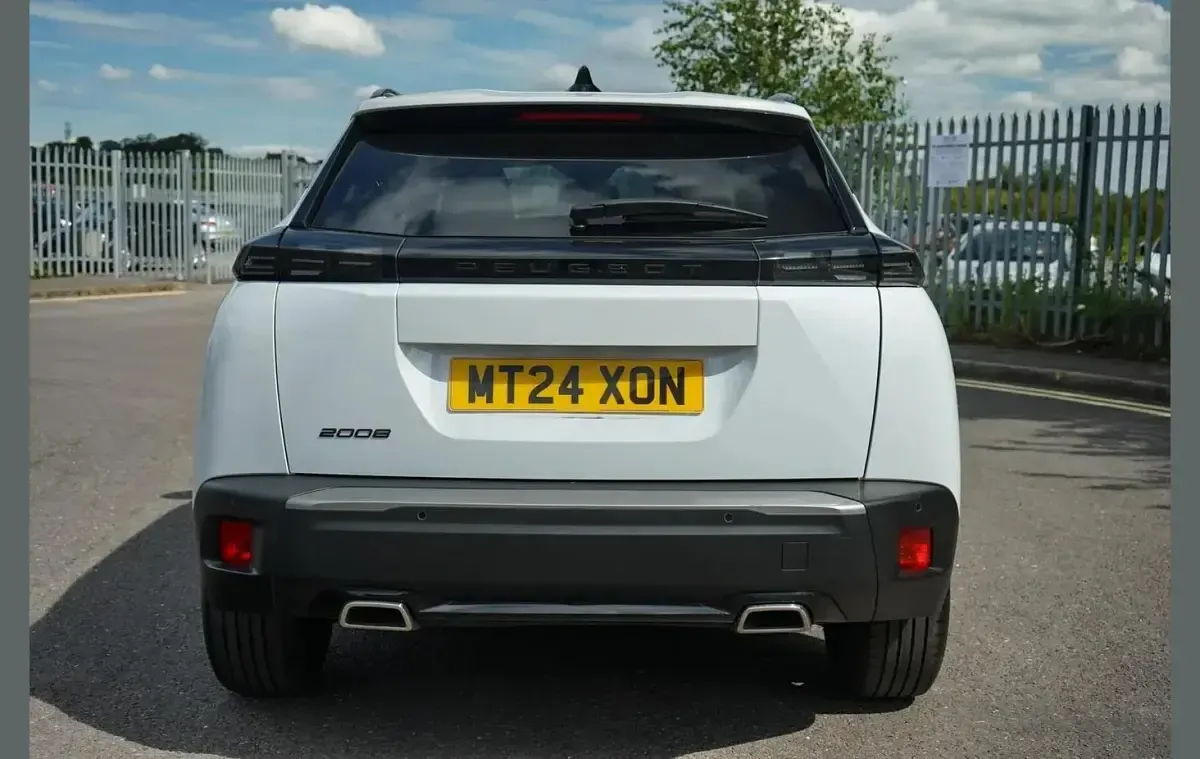 Used Peugeot 2008 Allure 129 HP (94 kW) 2024 White SUV