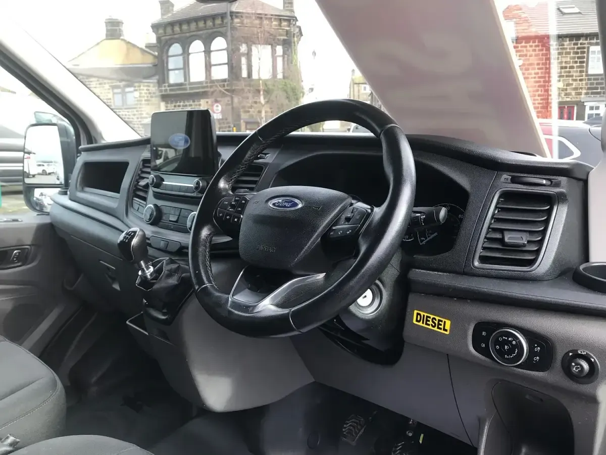 Used Ford Transit Trend 130 HP (95 kW) 2021 White Van