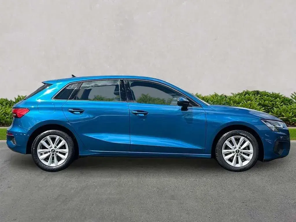 Used Audi A3 Advanced 150 HP (110 kW) 2023 Blue Sedan
