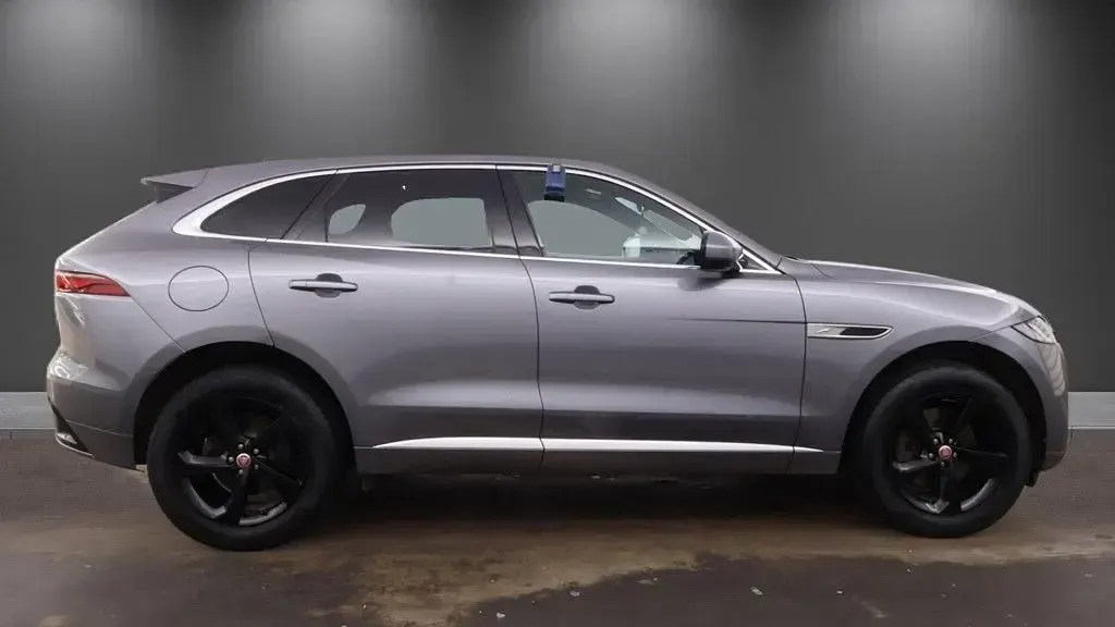 Used Jaguar F-Pace R-Dynamic 204 HP (150 kW) 2022 Grey SUV
