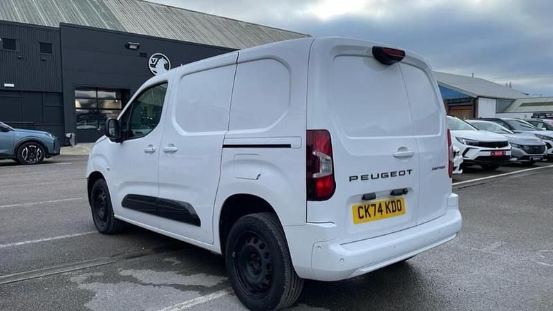 Used Peugeot Partner S 129 HP (94 kW) 2024 White MPV