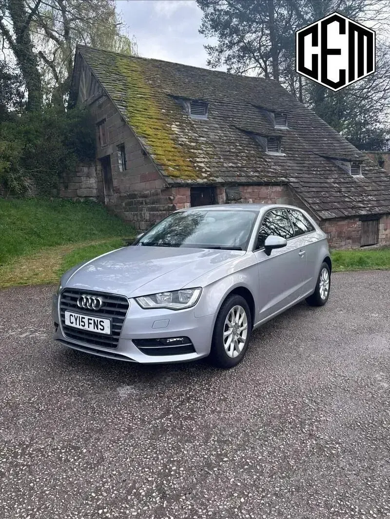 Begagnad Audi A3 110 HK (80 kW) 2015 Silver Halvkombi