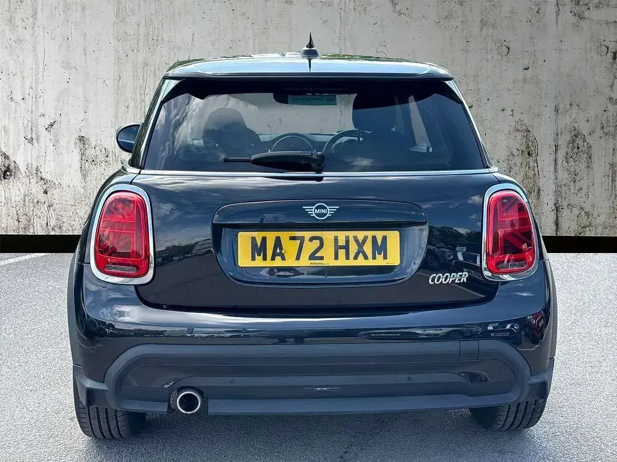 Usado Mini Cooper Classic 2022 Preto Citadino