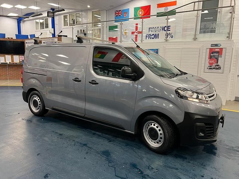 Used Citroën Dispatch 100 HP (73 kW) 2022 Grey MPV