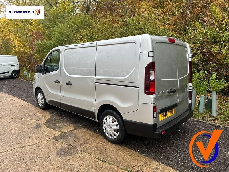 Used Renault Trafic Business 2016 Silver MPV