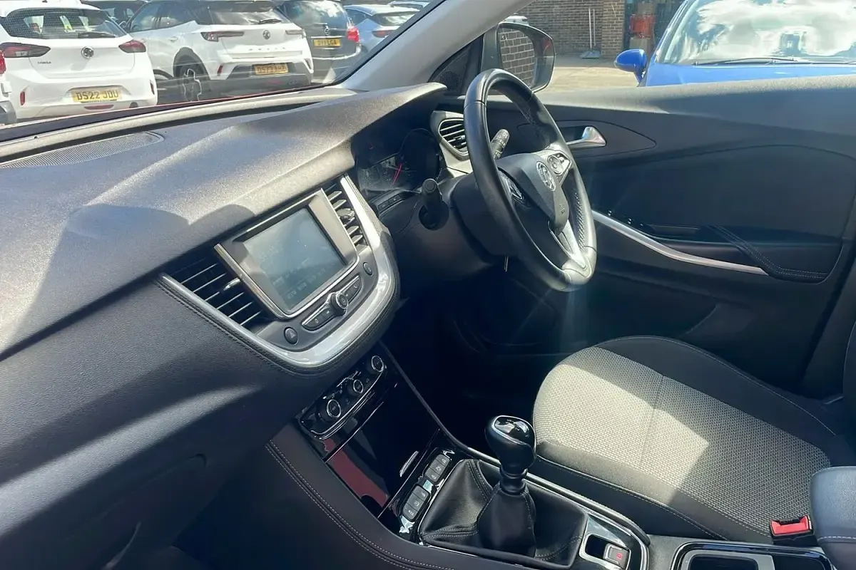 Used Vauxhall Grandland X S 130 HP (95 kW) 2020 Red SUV