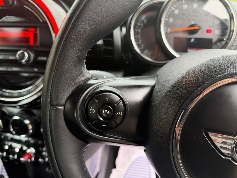 Usado Mini Cooper Hatch 2014 Naranja Utilitario