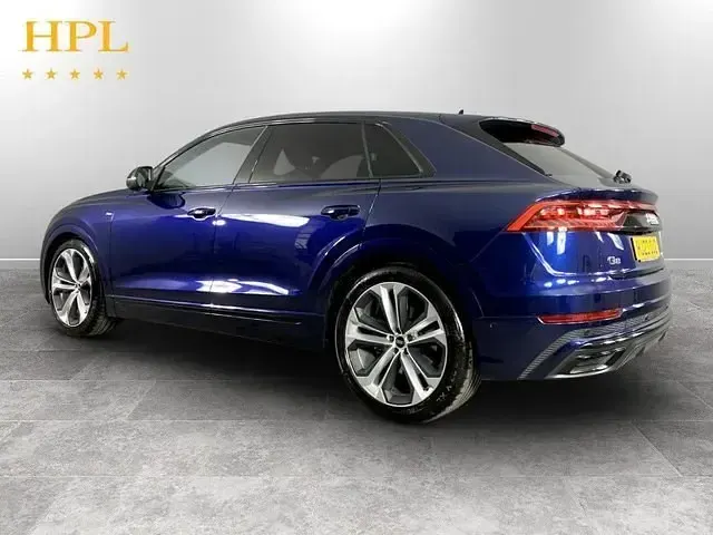 Begagnad Audi Q8 Black Edition 340 HK (250 kW) 2023 Blå SUV