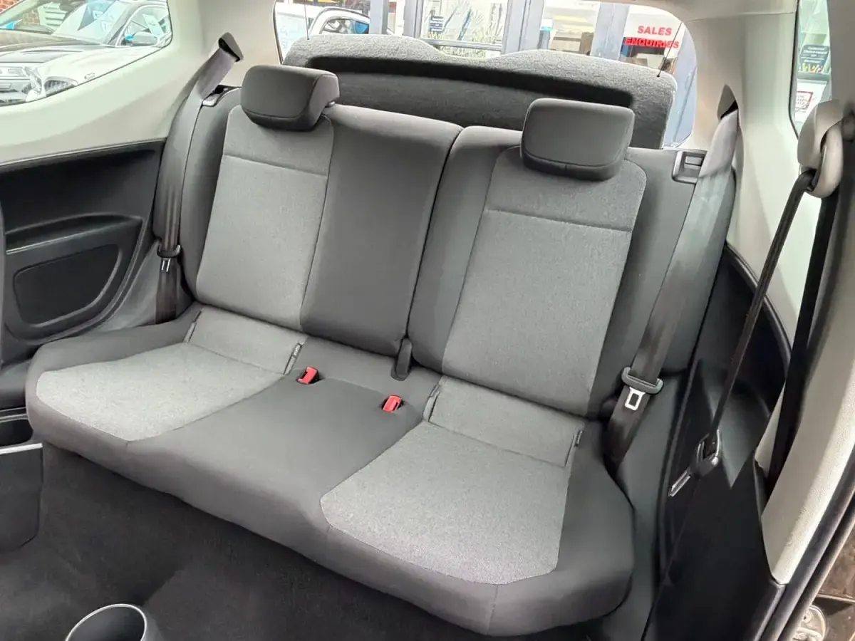 Used VW up! move up! 60 HP (44 kW) 2015 Black Hatchback