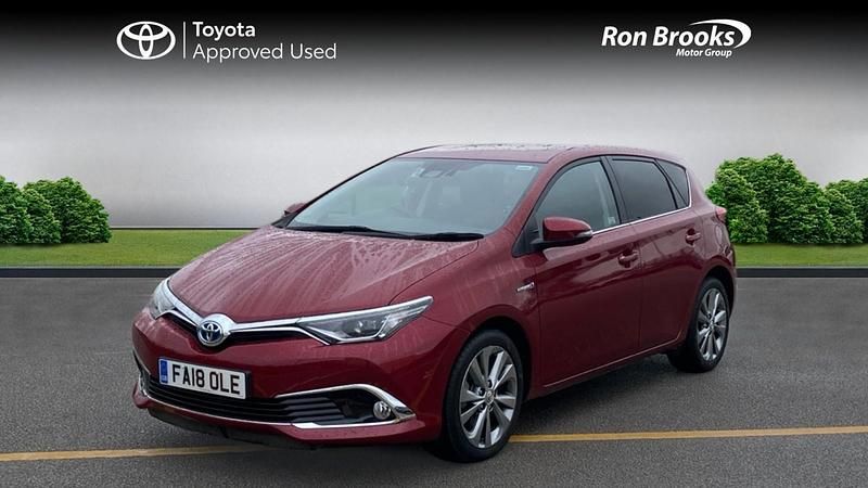 Used Toyota Auris Hybrid 2018 Red Hatchback